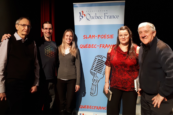 Les membres du jury de Slam au secondaire : Paul Lacasse, Jean-Michel Fontaine, Caroline Richard, Josée Beaudoin et Roger Kemp.