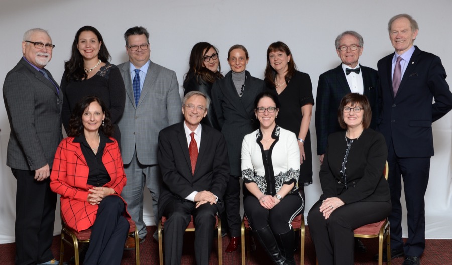 Les membres du conseil d’administration du Centre en compagnie de Sonia LeBel, ministre responsable des Relations canadiennes et de la Francophonie canadienne et ministre responsable du Centre.