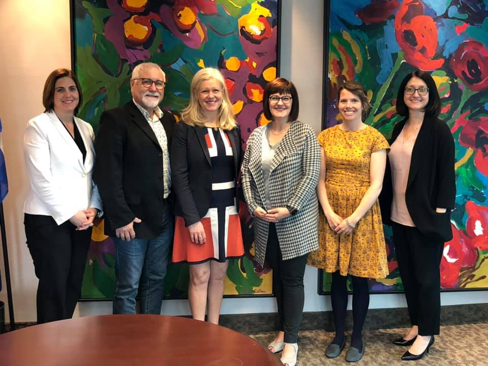 Isabelle Leblanc, directrice des communications à la Ville de Moncton, Luc Doucet, Dawn Arnorld, mairesse de Moncton, Johanne Whittom, Danielle Leblanc, communications corporatives à la Ville de Moncton et Isabelle Laurin.