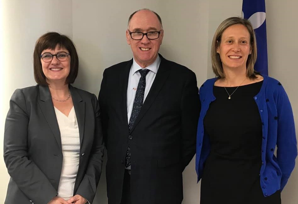 Johanne Whittom, Robert Melanson, président de la SANB et Flavie-Isabelle Hade