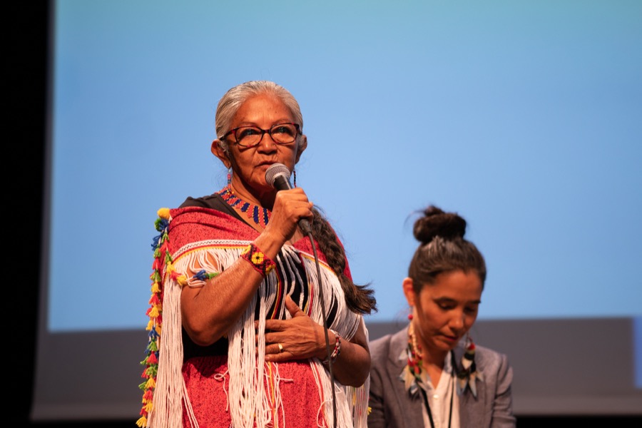 Participation de Cécile Kouyouri au colloque « Résistances des femmes autochtones dans les Amériques ». Crédit: Cannelle Wiechert.