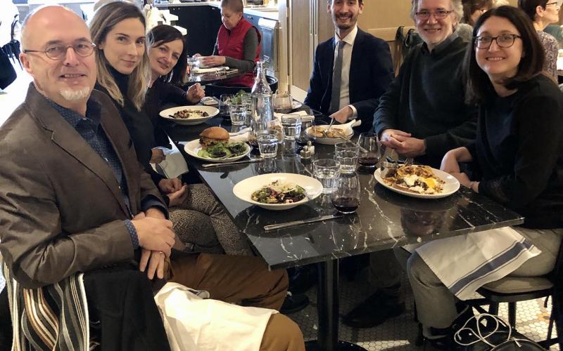 Diner de travail avec les représentants d’Entreprises Riel, de Tourisme Riel, et de l’Association des municipalités bilingues du Manitoba (AMBM) au Bistro Pauline.