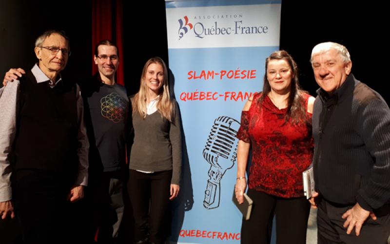 Les membres du jury de Slam au secondaire : Paul Lacasse, Jean-Michel Fontaine, Caroline Richard, Josée Beaudoin et Roger Kemp.