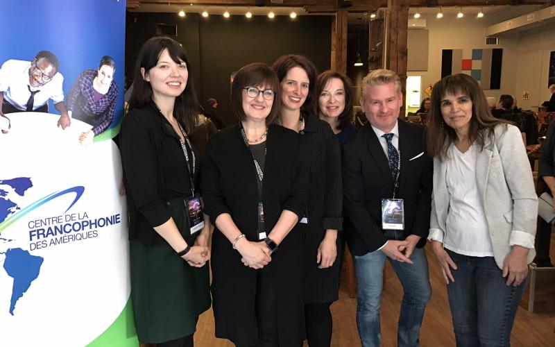 Maggie Perkins, panéliste, Johanne Whittom, présidente-directrice générale du Centre, Annie Godbout, conseillère municipale et présidente du Comité des relations interculturelles et de la diversité de la Ville de Sherbrooke, Diane Martin, animatrice du panel, Joseph Dunn, panéliste, et Malika Bajjaje, directrice générale du Festival cinéma du monde de Sherbrooke.