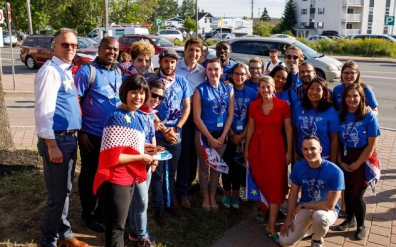 Les participants ont eu le privilège de rencontrer rapidement le Premier ministre du Canada Justin Trudeau, ainsi que la ministre du Tourisme et des langues officielles Mélanie Joly, la ministre de la Santé Ginette Petitpas et le député Pat Finnigan.