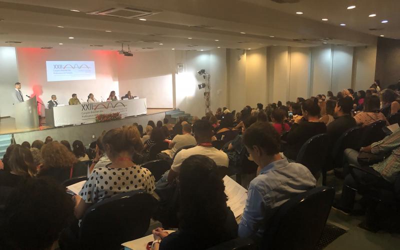 De nombreuses personnes sont présentes à l’ouverture du Congrès qui dure quatre jours.