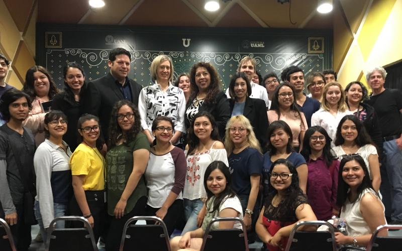 Au Salon du livre de l’Université autonome de Nuevo León